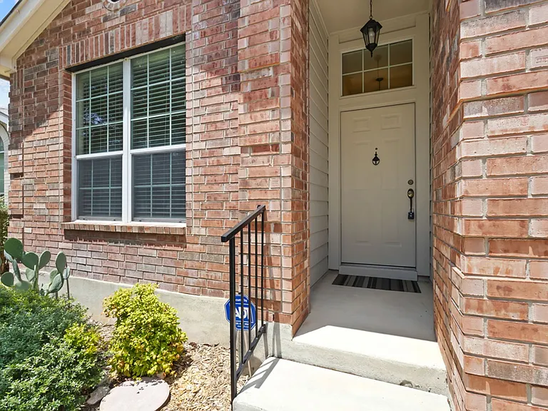 8719 Eagle Peak — Photo 3