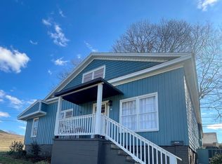 135 8th Ave, Cramerton, NC 28032