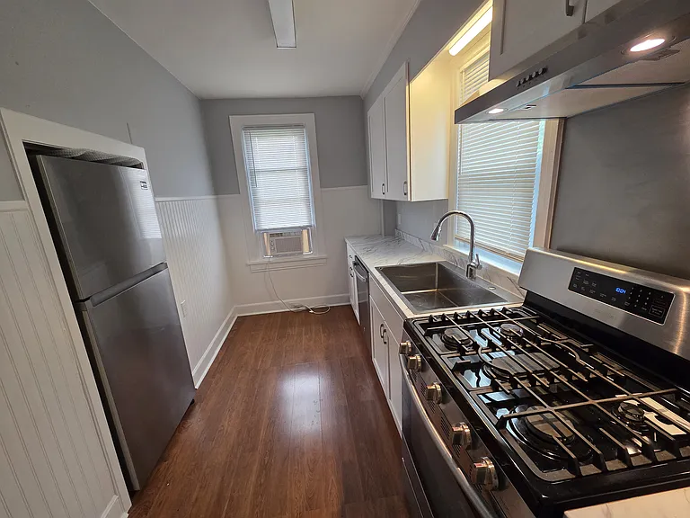 146 E 2nd St #2 — Photo 9