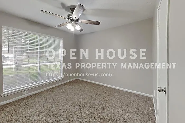 28811 Stapleford St — Photo 12
