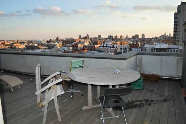 Rented by Dream Space Realty | media 23