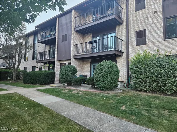 16370 Heather Ln APT 104, Cleveland, OH 44130