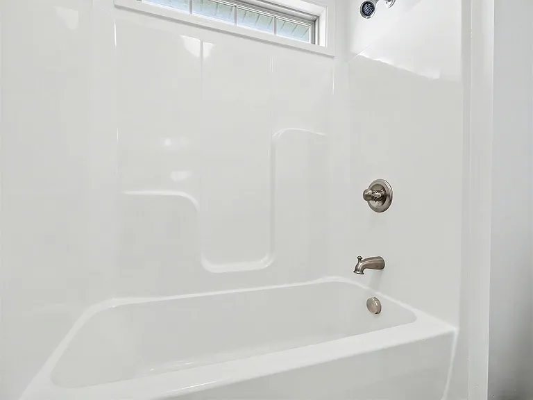 1147 Looking Glass Ln — Photo 3