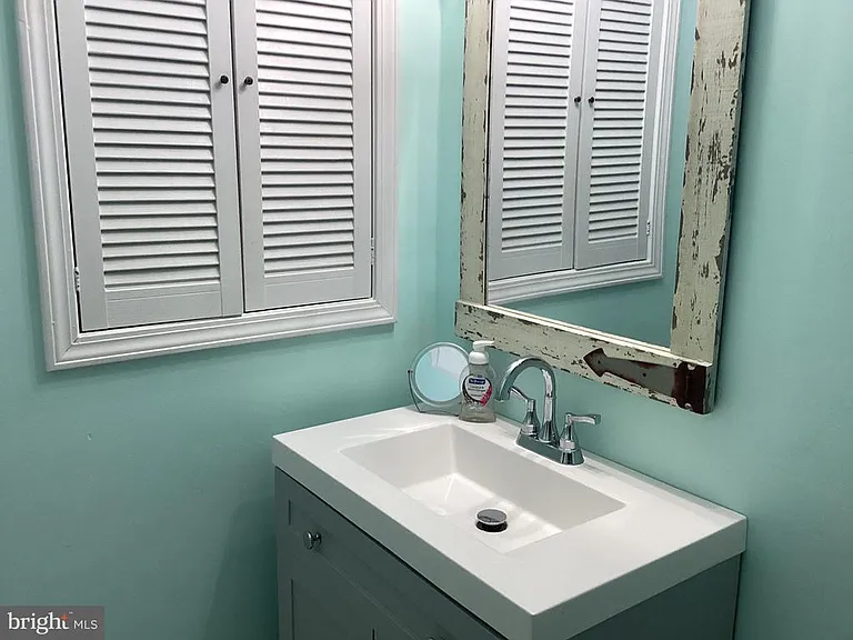 214 Tavistock — Photo 16