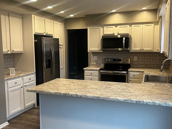 2nd image of 6555 Birchview Dr