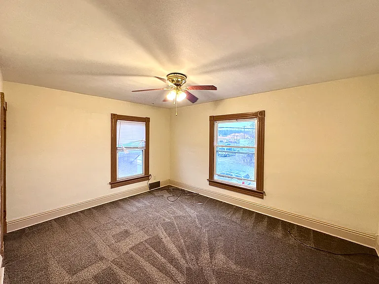 115 E Home St — Photo 3
