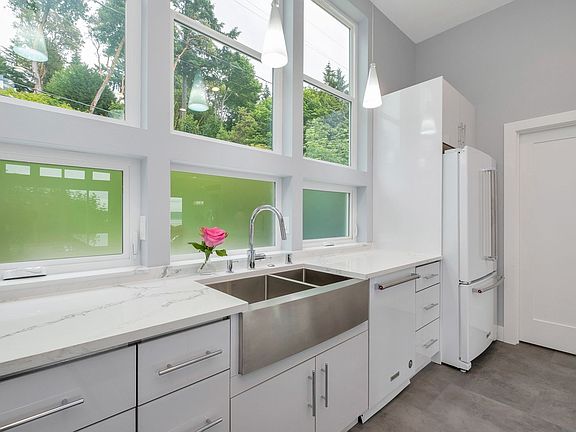 5th image of 15901 Maplewild Ave SW #A