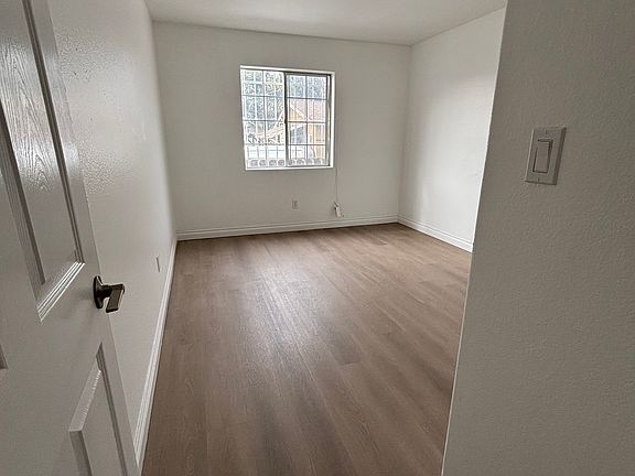 4th image of 2429 E 110th St #B