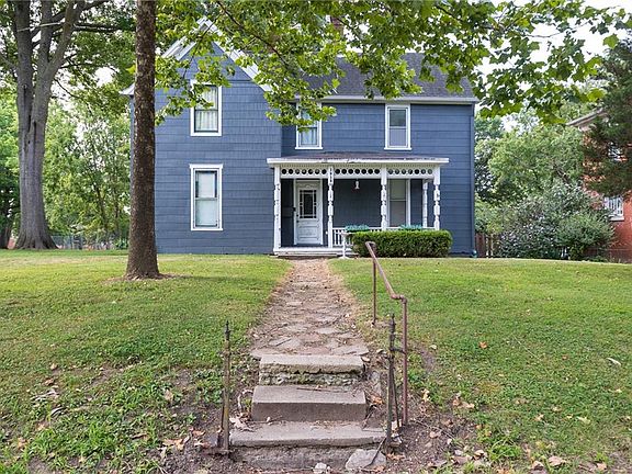 4th image of 1919 South St