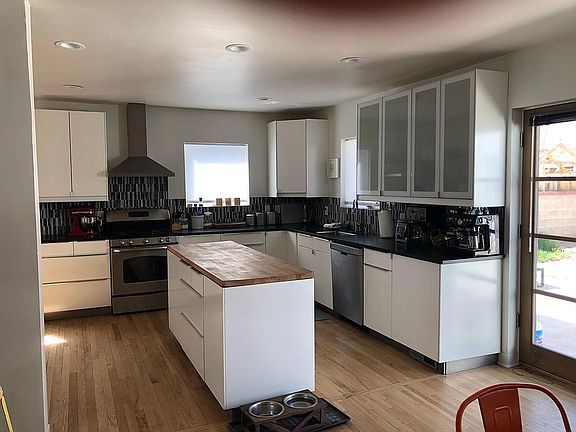 4th image of 4713 Hannett Ave NE