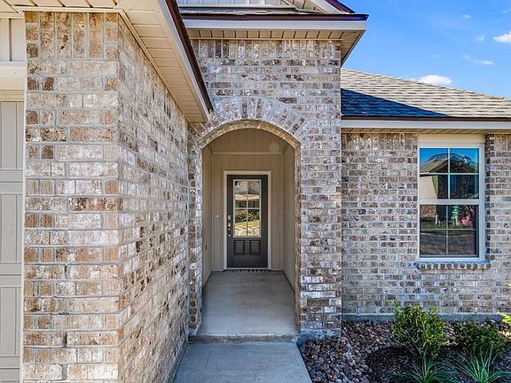 3rd image of 303 Haygood Dr