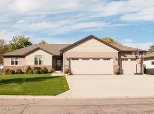 1115 Jadden Ln SE, Owatonna, MN 55060
