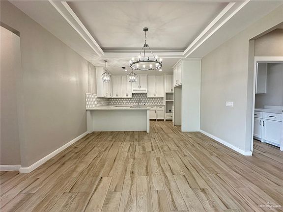 4th image of 2725 Kilgore Ave