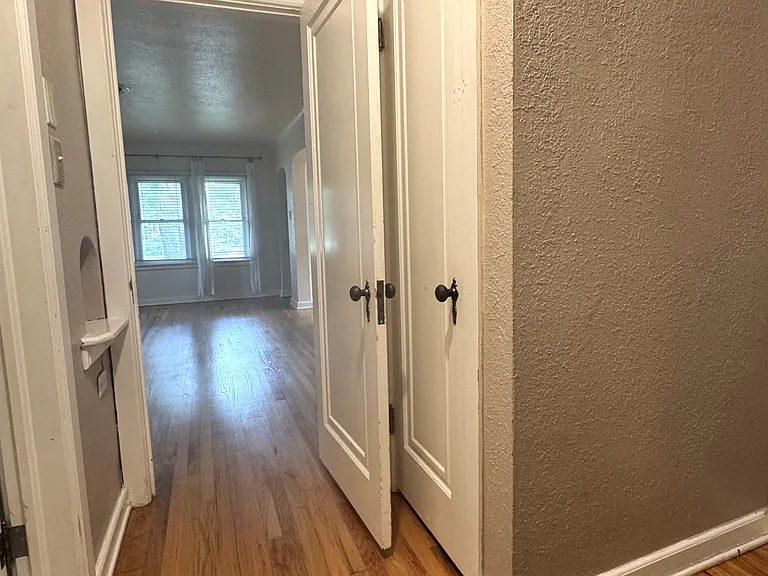 700 Dexter St — Photo 11