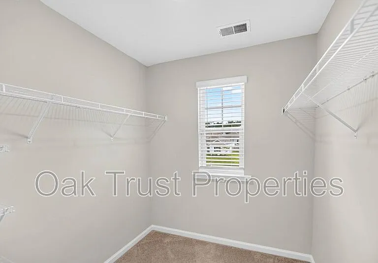 147 Cloverleaf St — Photo 15