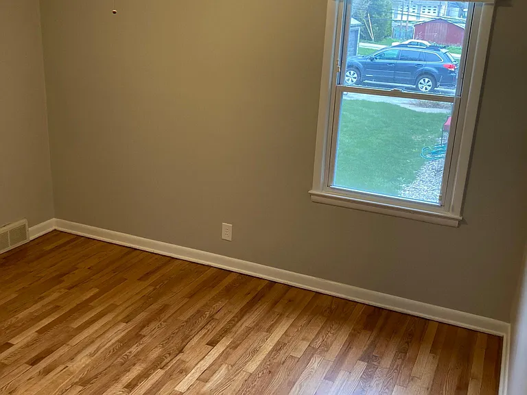 1110 N 49th Ave — Photo 15