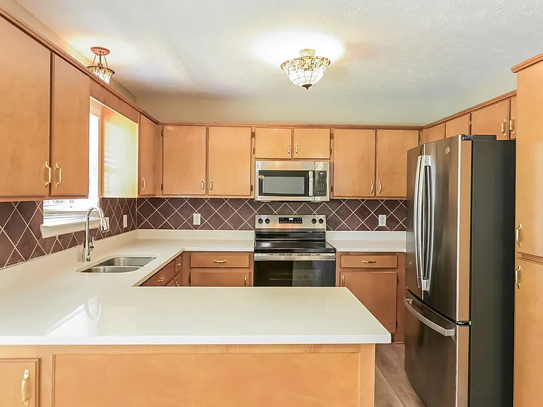 704 Parrish Point — Photo 8