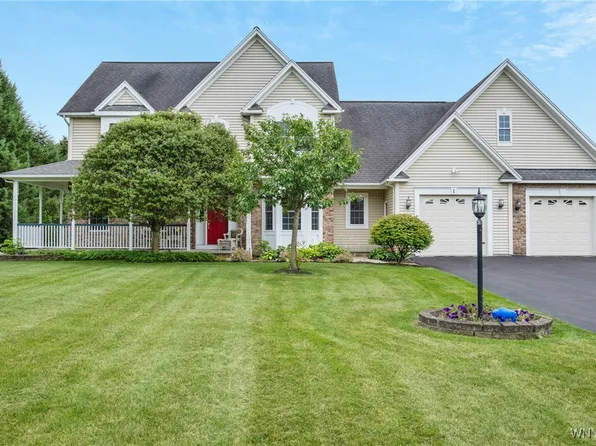 1 Royale Dr, Fairport, NY 14450