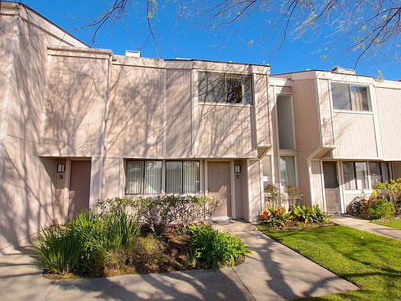 2nd image of 25 Seabird Ct #10
