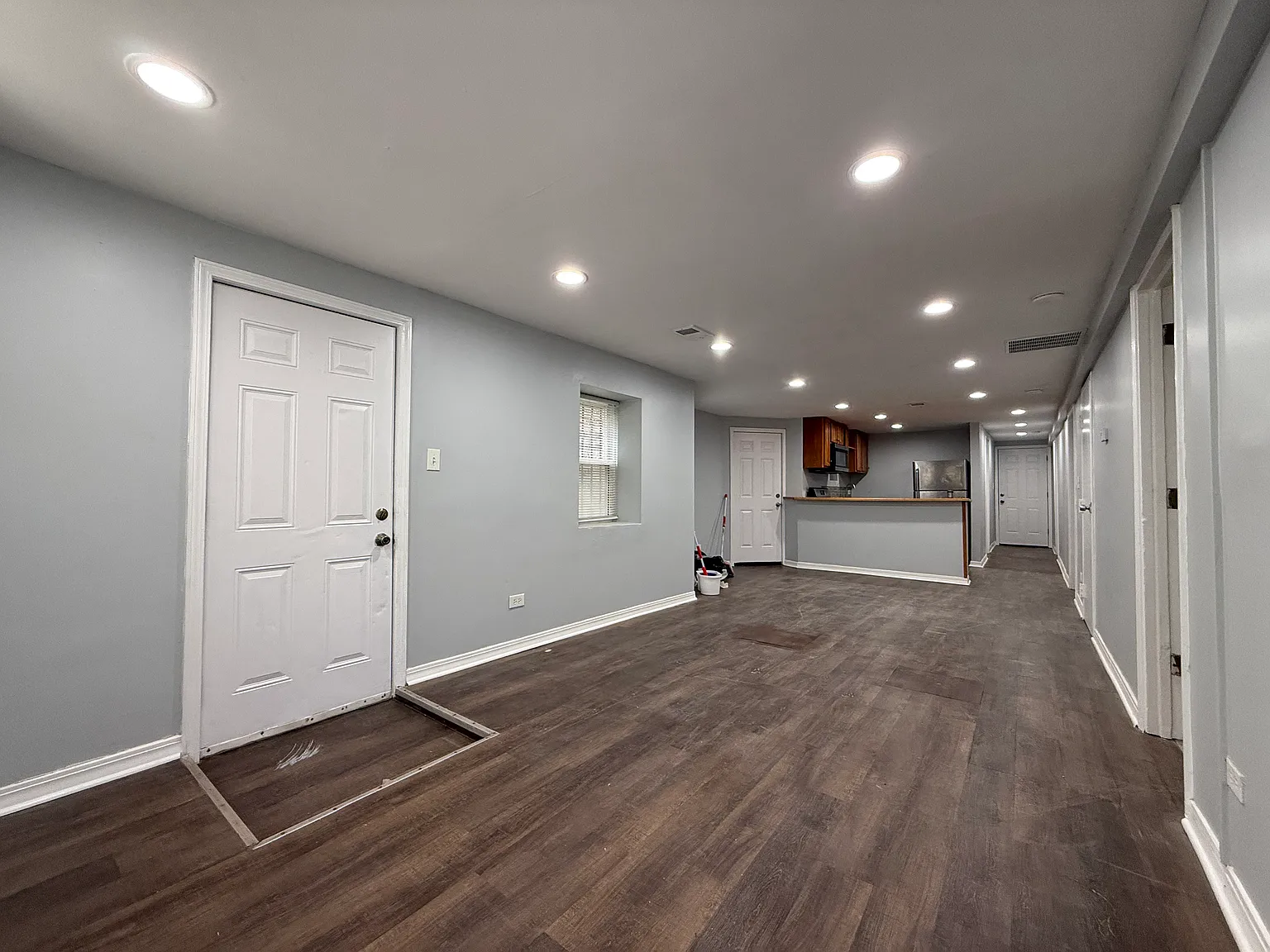 3 bed, 1000 sqft, $1,700 — Photo 1