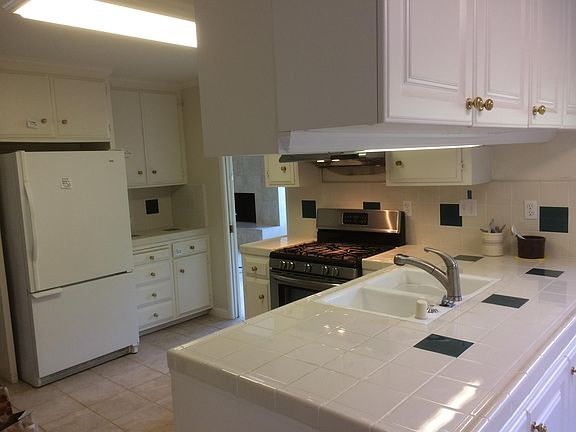 2nd image of 526 The Alameda