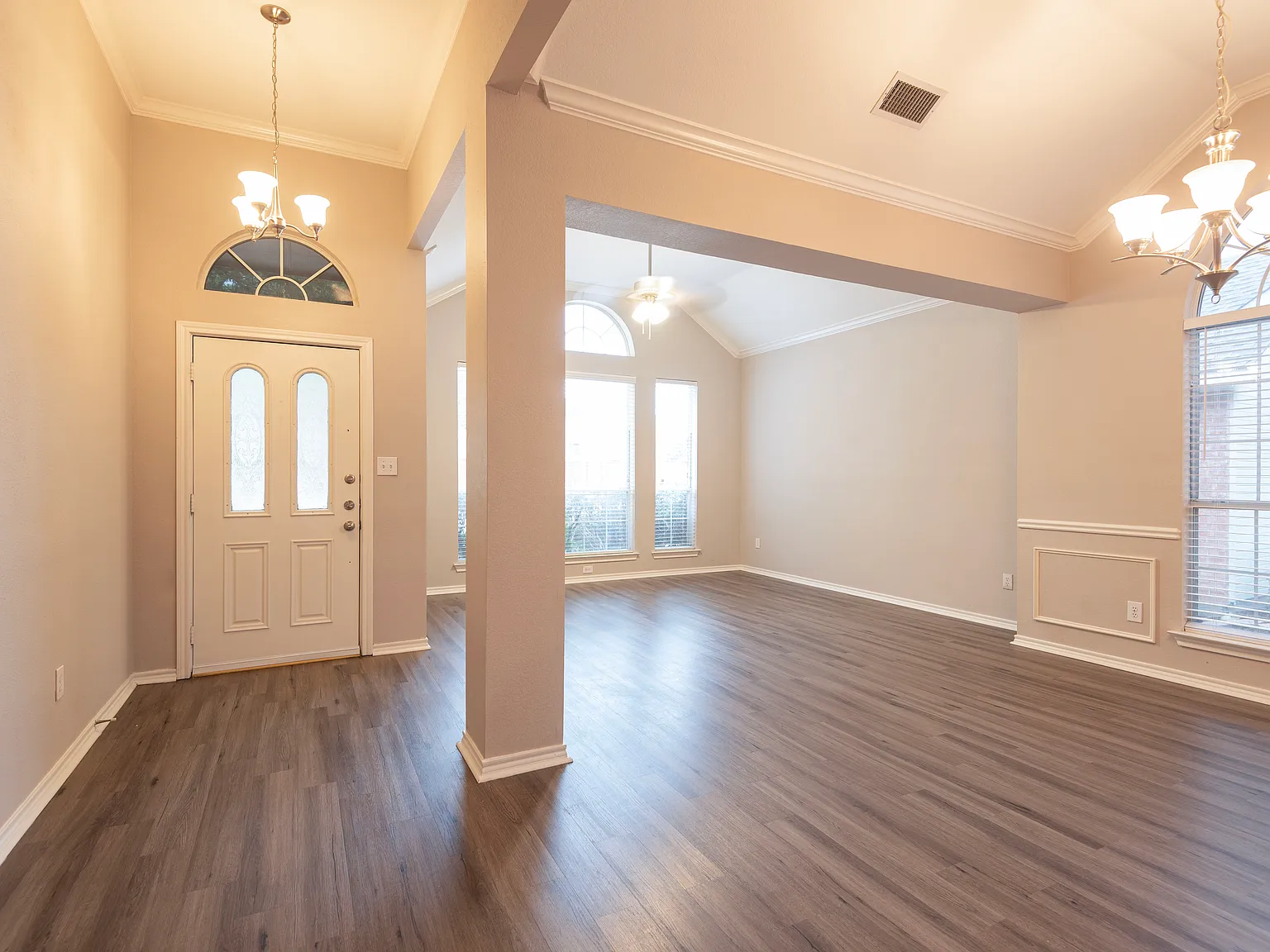 4 bed, 2381 sqft, $2,850 — Photo 3