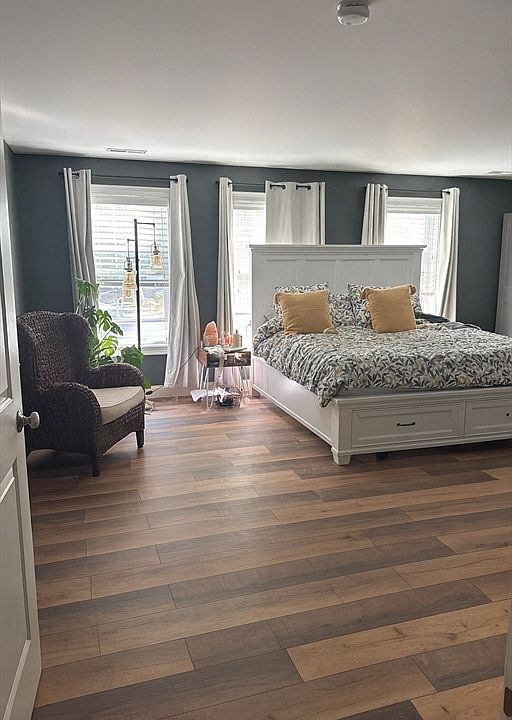 2nd image of 3 Middlewood Dr #3