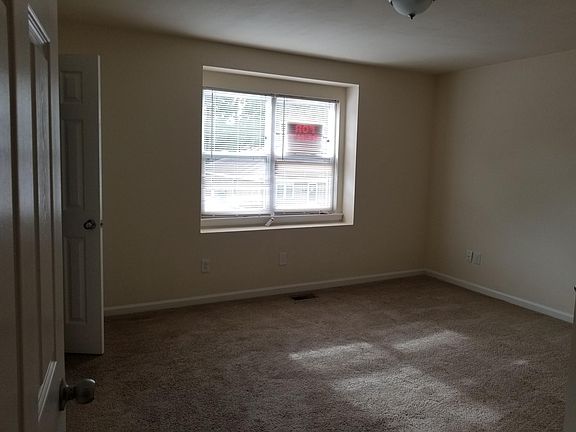 5th image of 1406 Lois Ln