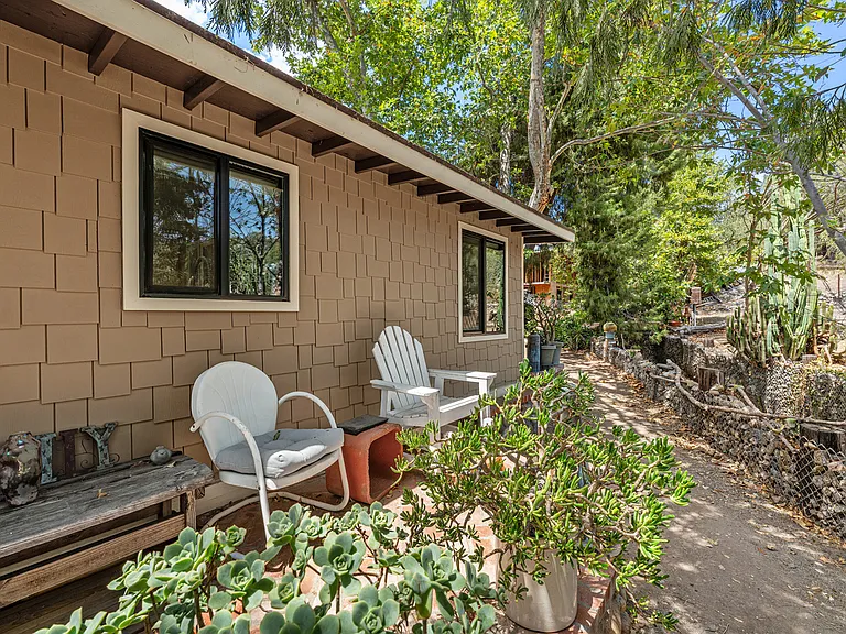 20276 Sycamore Dr — Photo 4