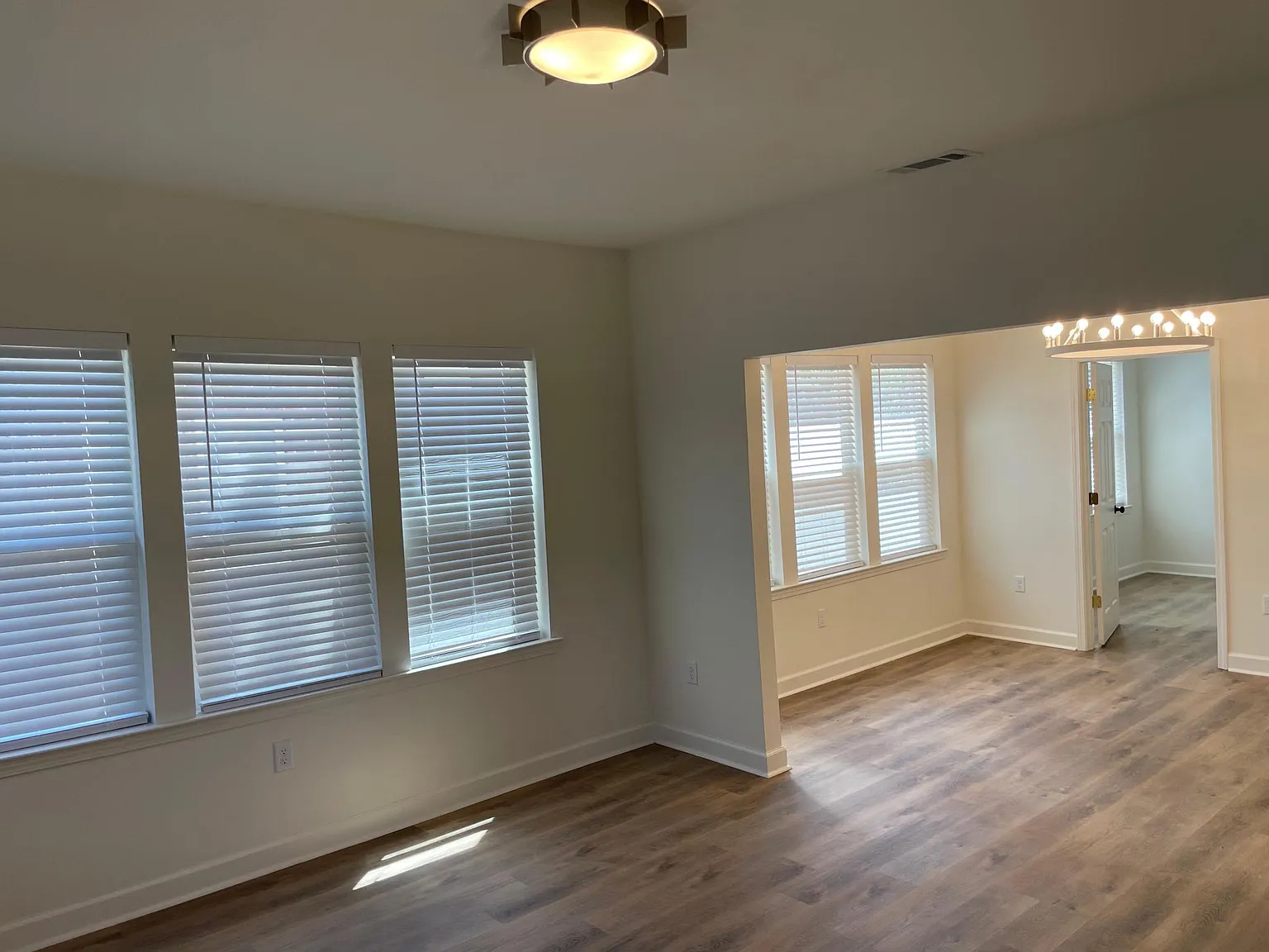 2 bed, 996 sqft, $1,250 — Photo 2