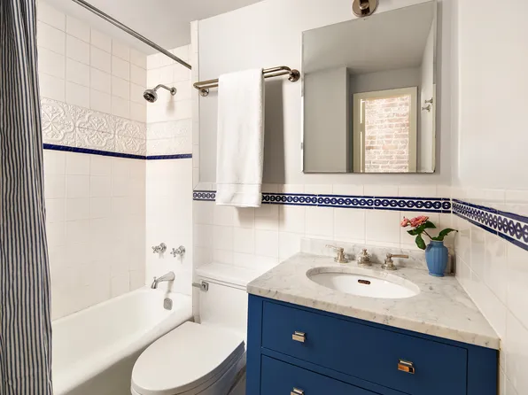 53 West 11th Street 4W image 6 of 7