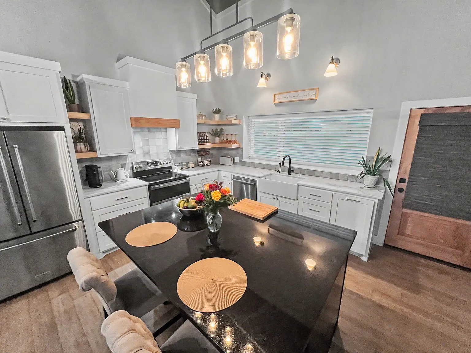 3 bed, 2089 sqft, $1,650 — Photo 3