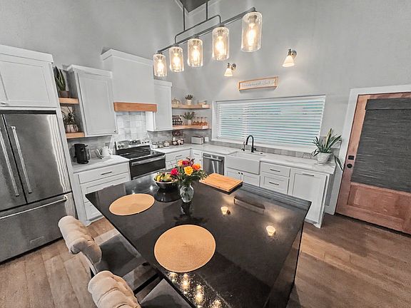 3rd image of 1285 Piper Way #3