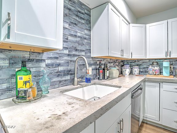4th image of 448 N Silverbell Rd