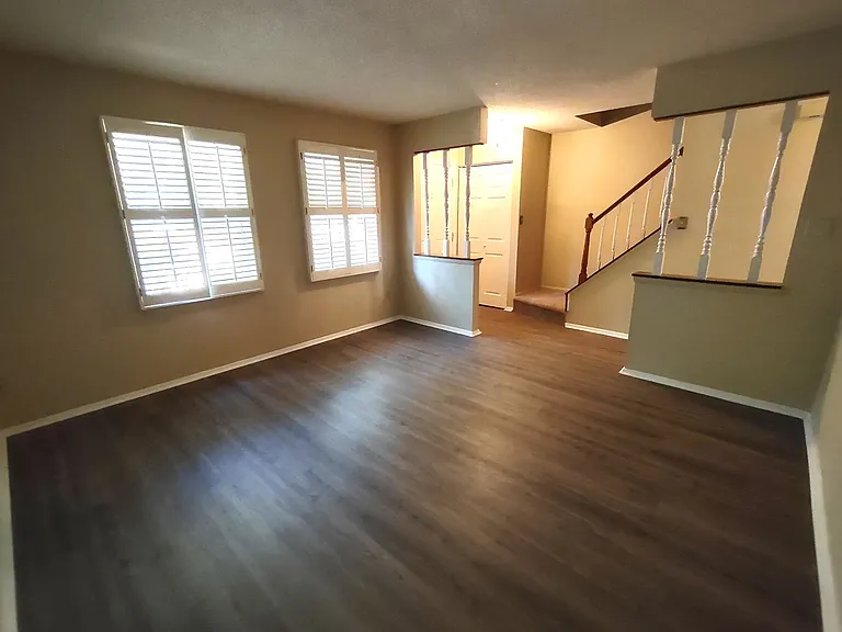 8218 Knights Bridge Rd — Photo 13