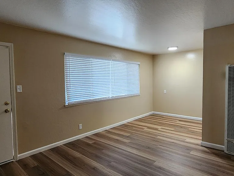 752 Deland Ave #2 — Photo 11