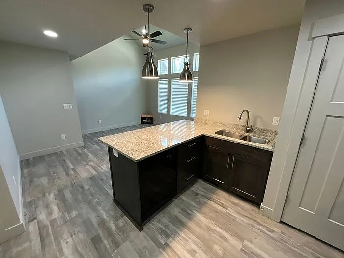2 bed, 2.5 bath, 1700 sqft, $1,800 — Photo 4