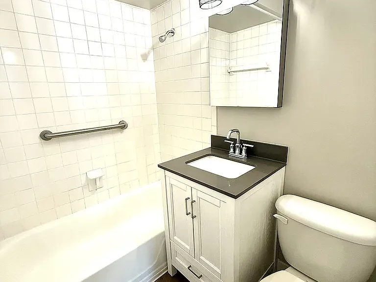 1549 Glenn Ave — Photo 12