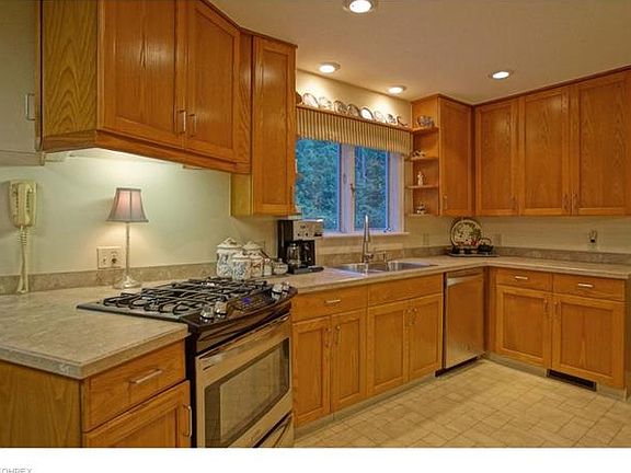 5th image of 9 Wintergreen Hill Dr