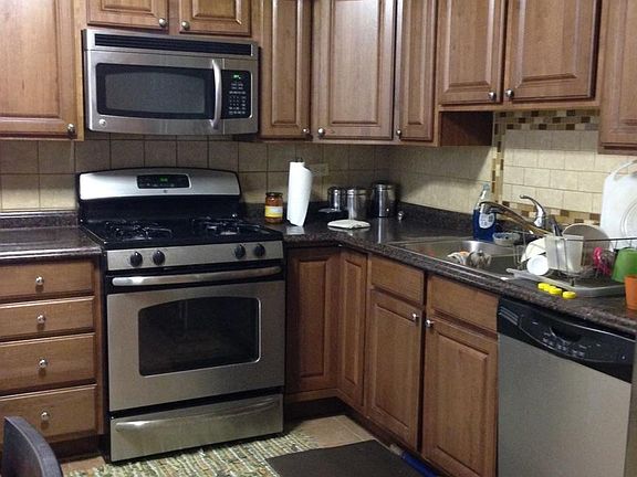 5th image of 9104 W Oaks Ave
