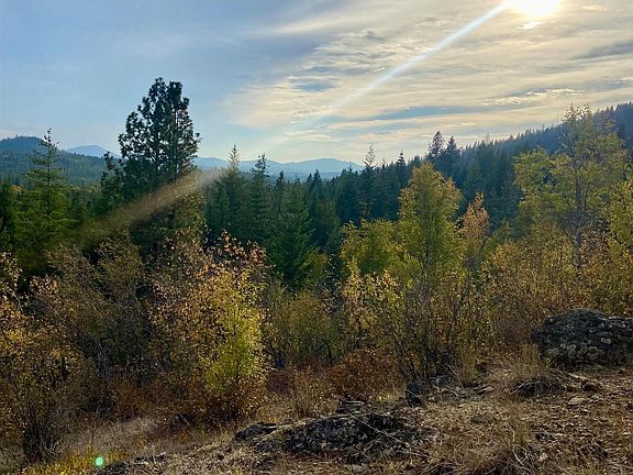 2nd image of 896 Rocky Mountain Rd