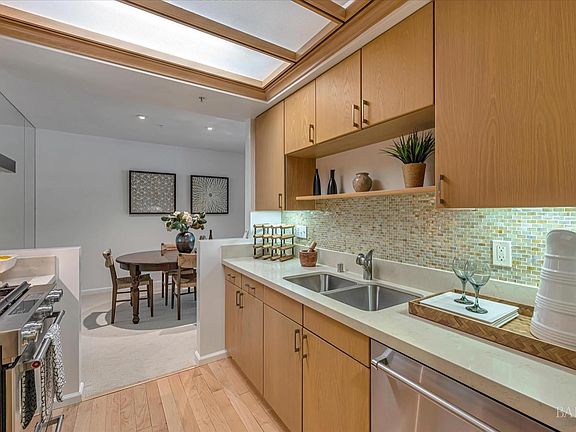 4th image of 100 Deer Valley Road #1F