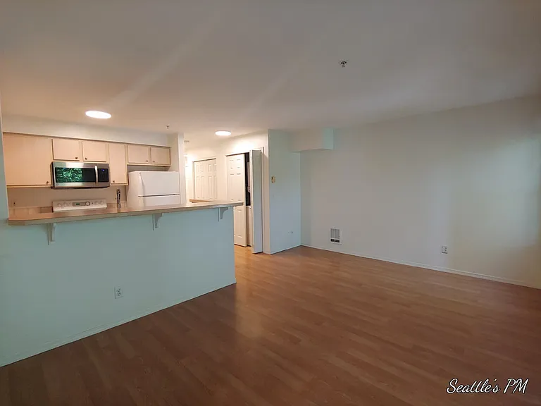 600 N 85th St #305 — Photo 8