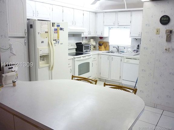4th image of 411 S Hollybrook Dr APT 202