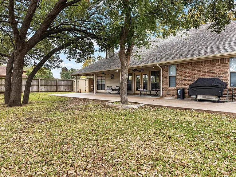 1609 Cheyenne Trl — Photo 25