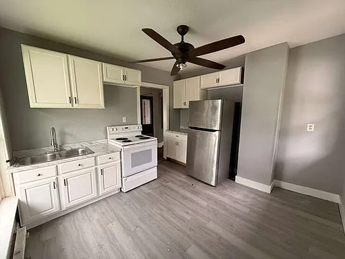 2621 Lawrence Ave Photo 1