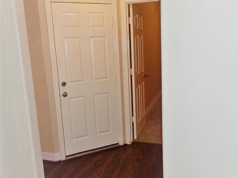 19017 Hammer Ln — Photo 9