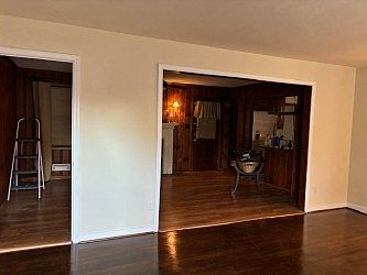 3rd image of 1815 Briardale Ln
