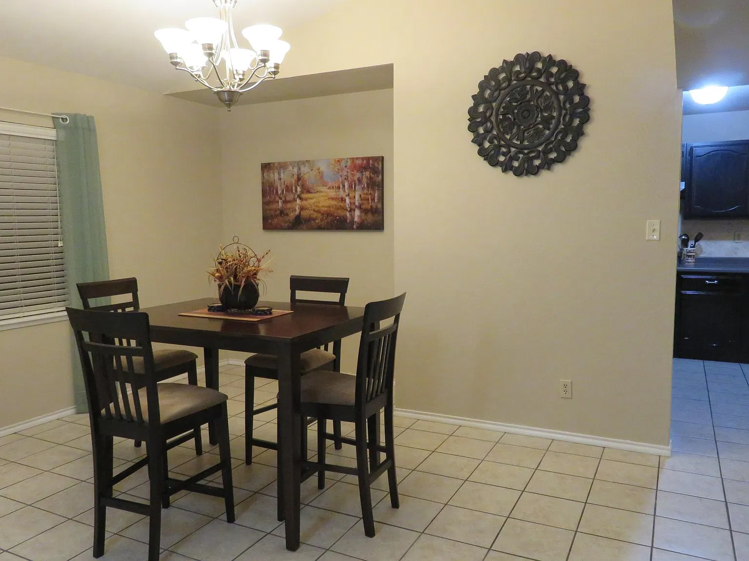 3 bed, 1636 sqft, $1,100 — Photo 4