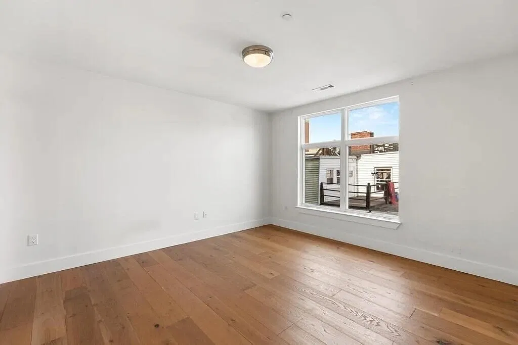 2 bed, 1030 sqft, $3,200 — Photo 3